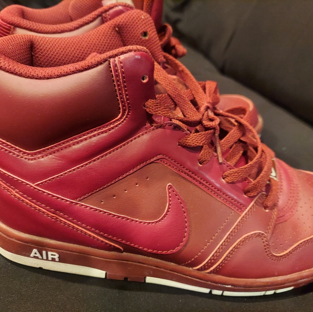 Nike Air Force 1s mids